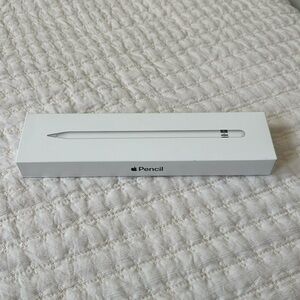 New with Tags Apple Pencil with Lightning Connect